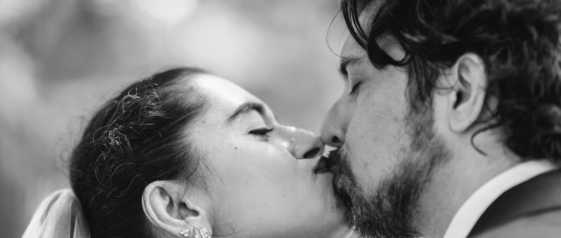guild-park-wedding-photography-toronto-kiss-closeup-black-and-white.jpg