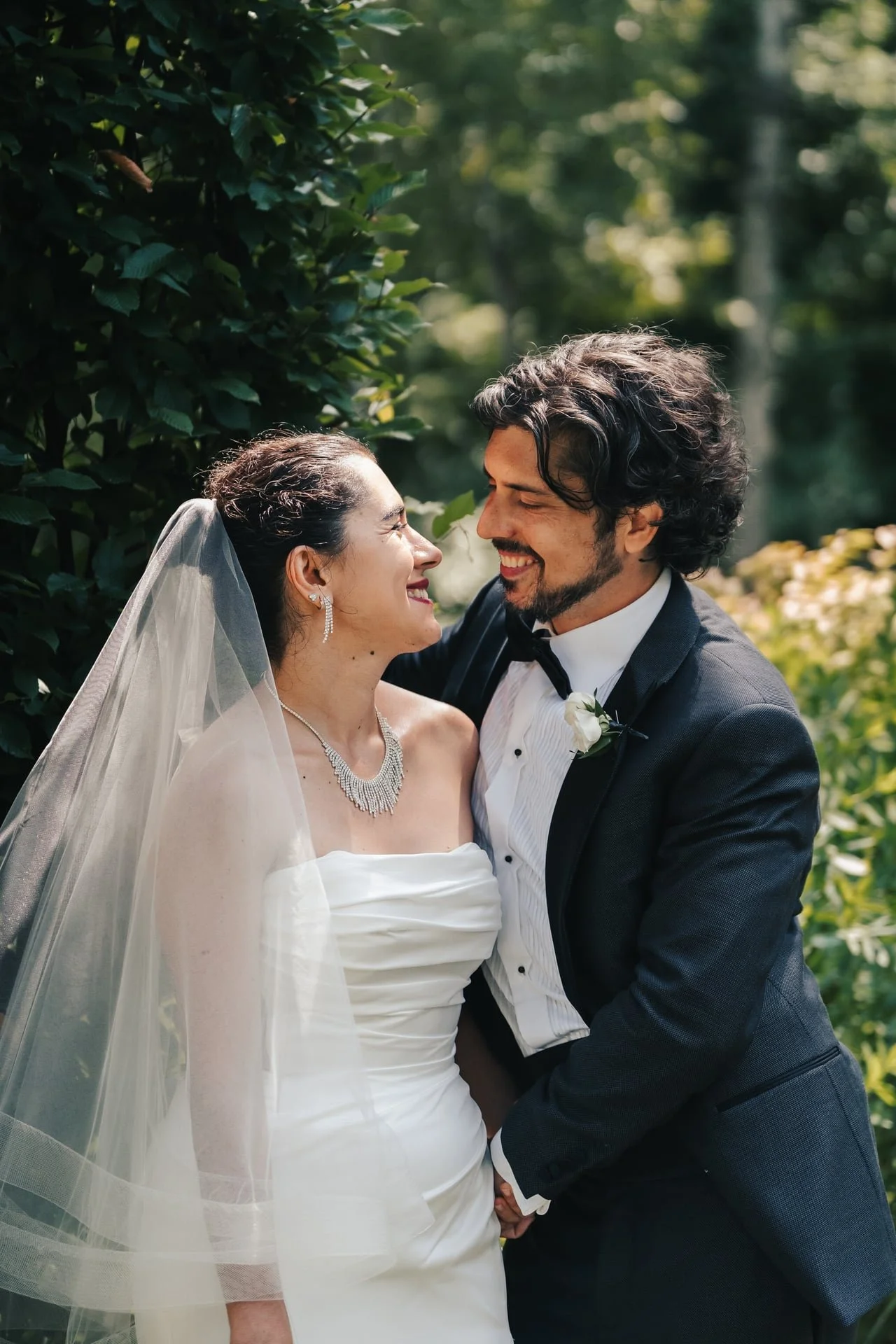 guild-park-wedding-photography-toronto-couple-laughing-gardens.jpg