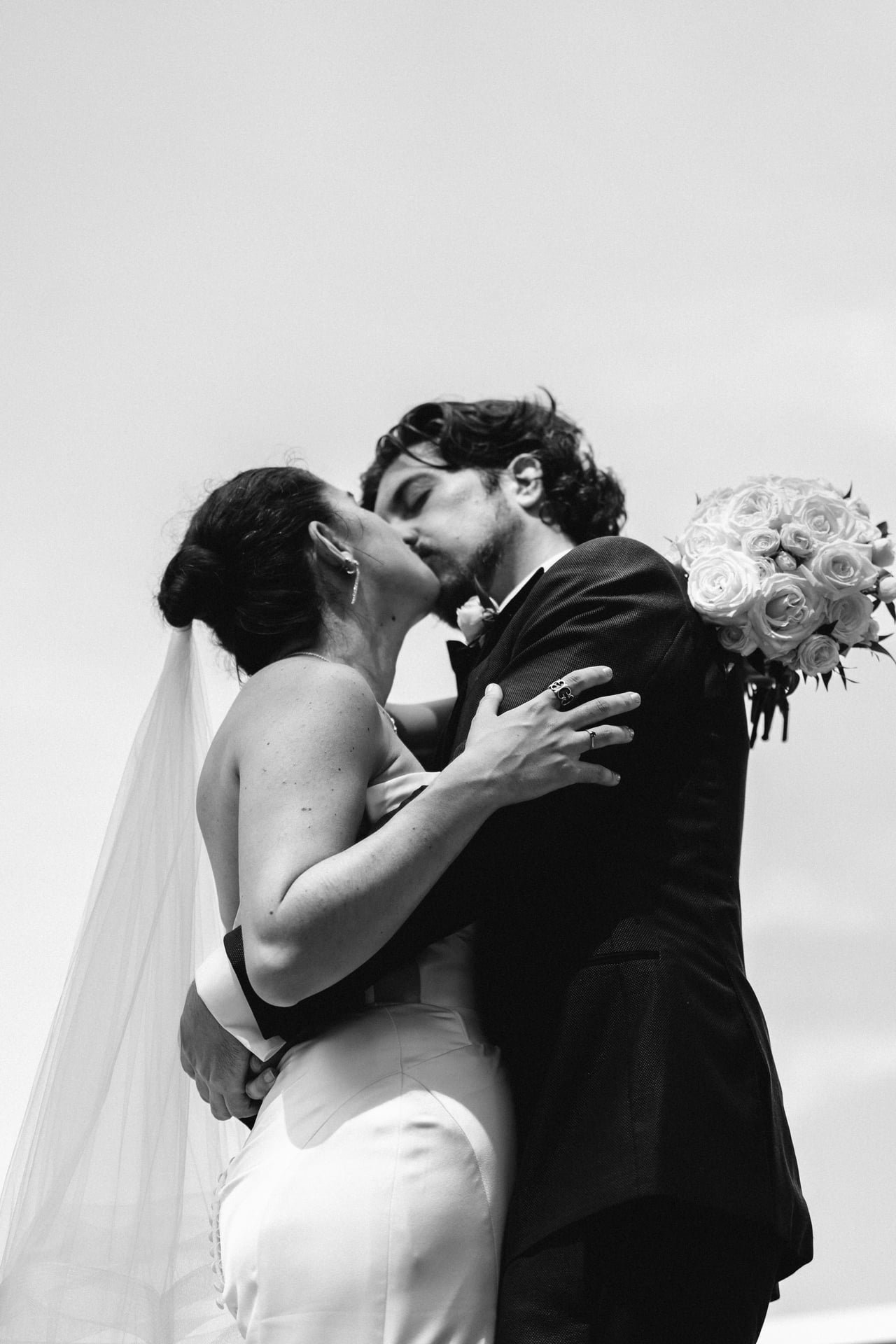 guild-park-wedding-photography-toronto-kiss-black-and-white.jpg