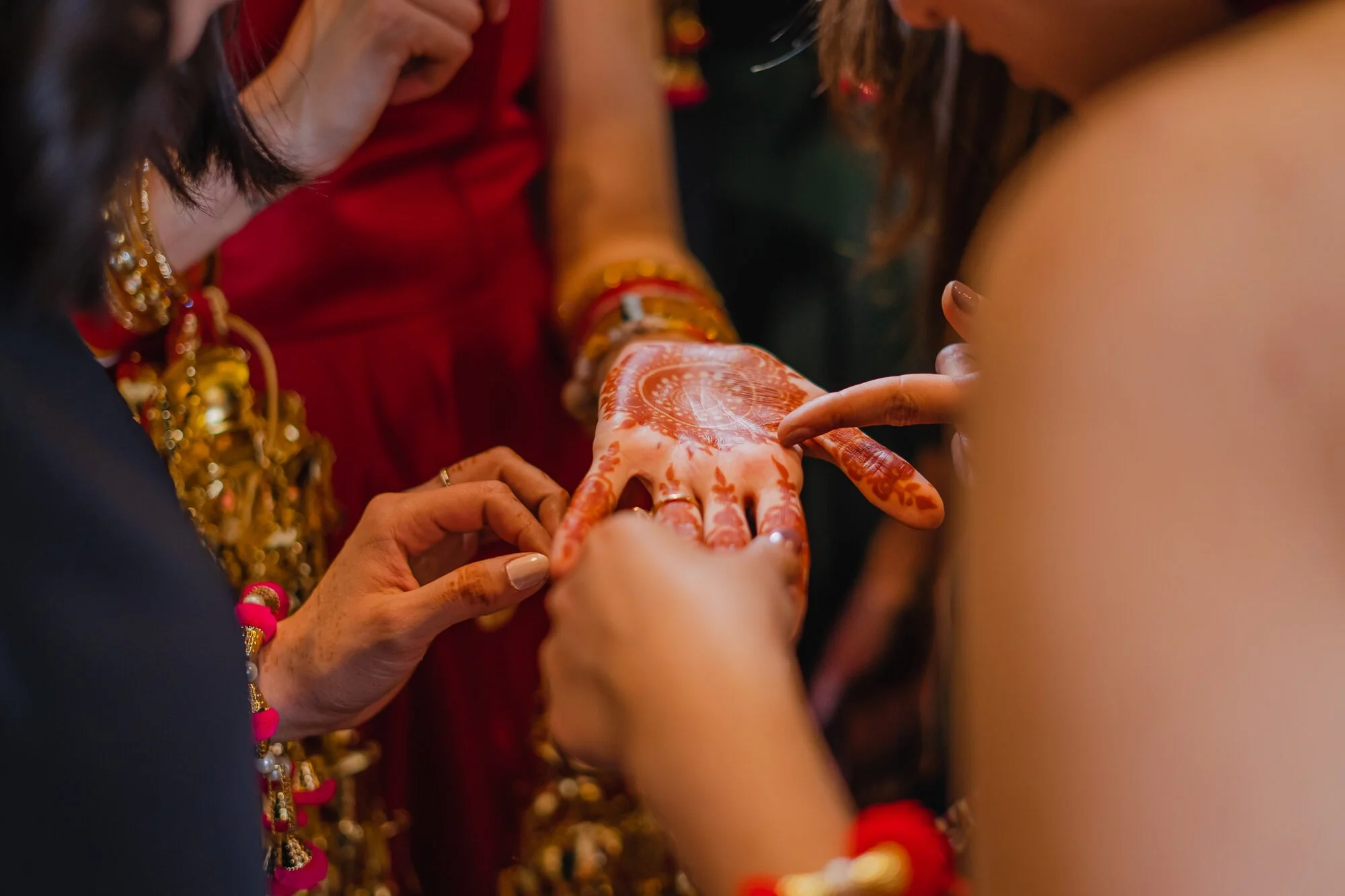 mehndi-photographer-toronto-bridal-henna-hands.jpg