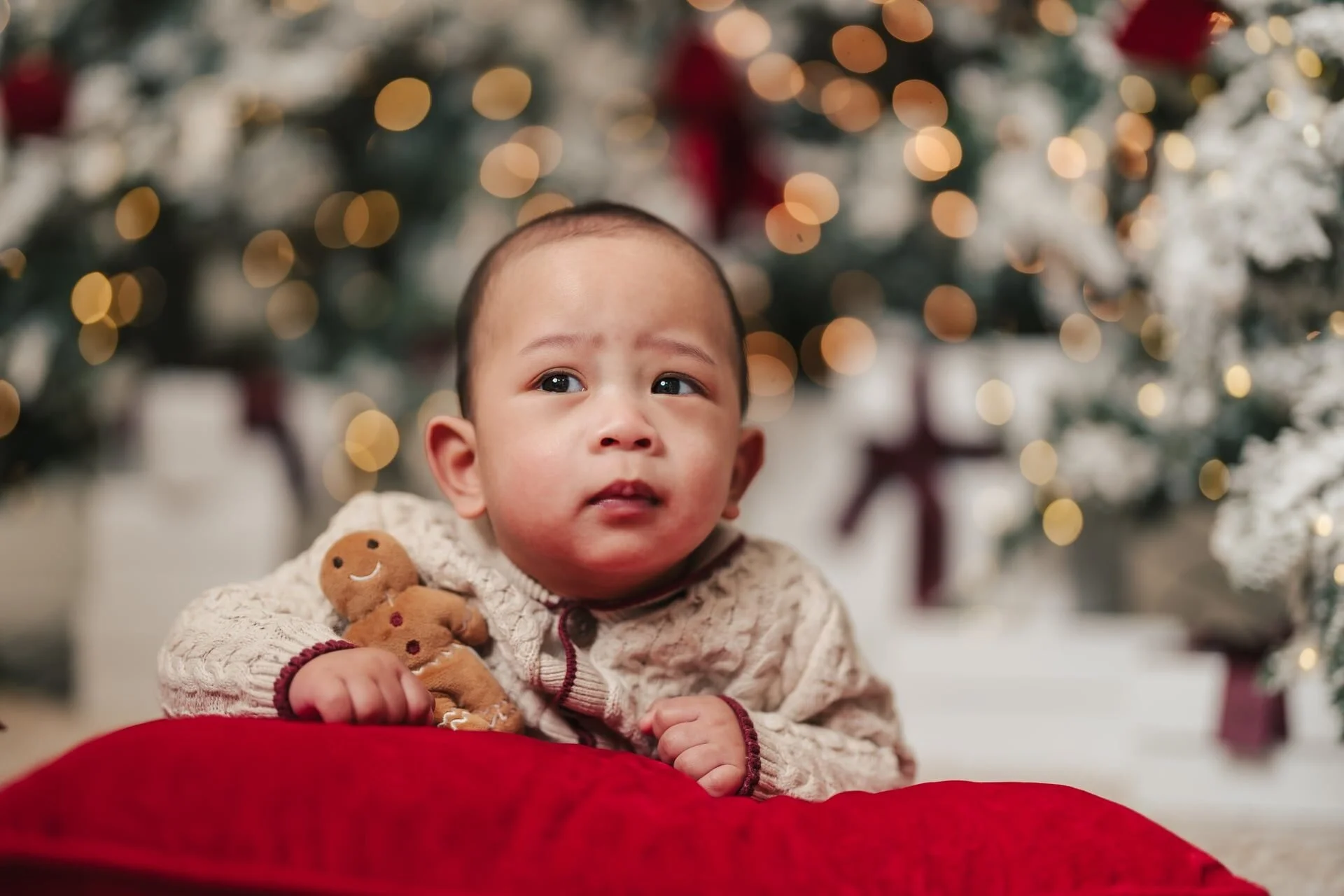 babys-first-christmas-mini-session-richmond-hill-sophia-room.jpg