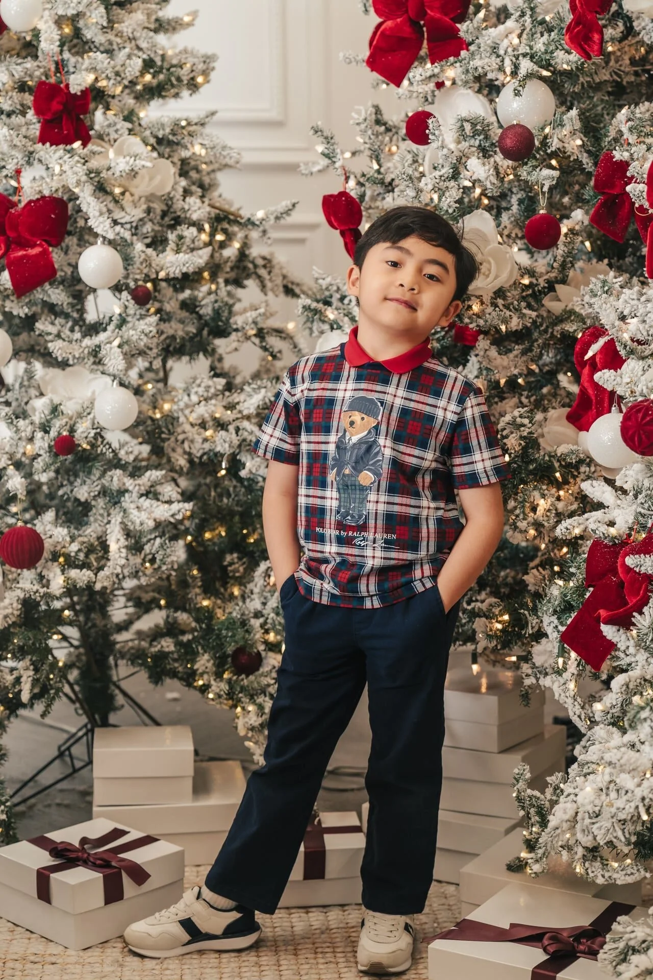 christmas-mini-photos-sophia-room-boy-flocked-tree.jpg