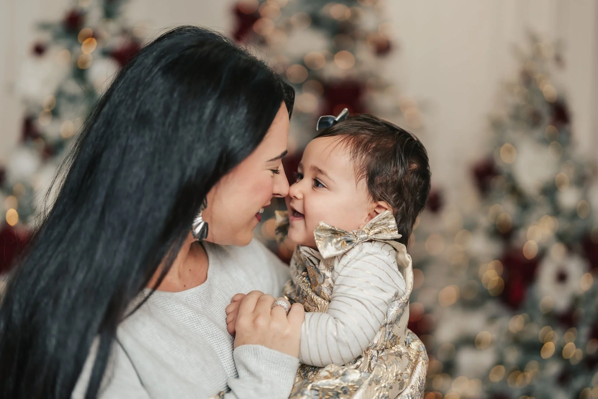 christmas-mini-session-mother-and-baby-sophia-room.jpg