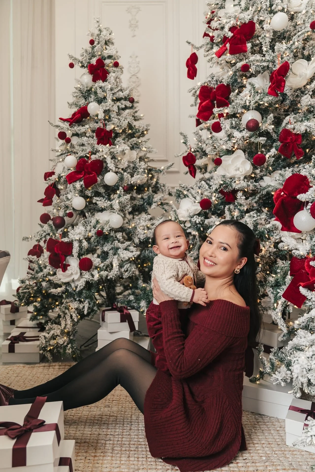 glasshouse-studios-christmas-photos-mother-toddler-sophia-room.jpg