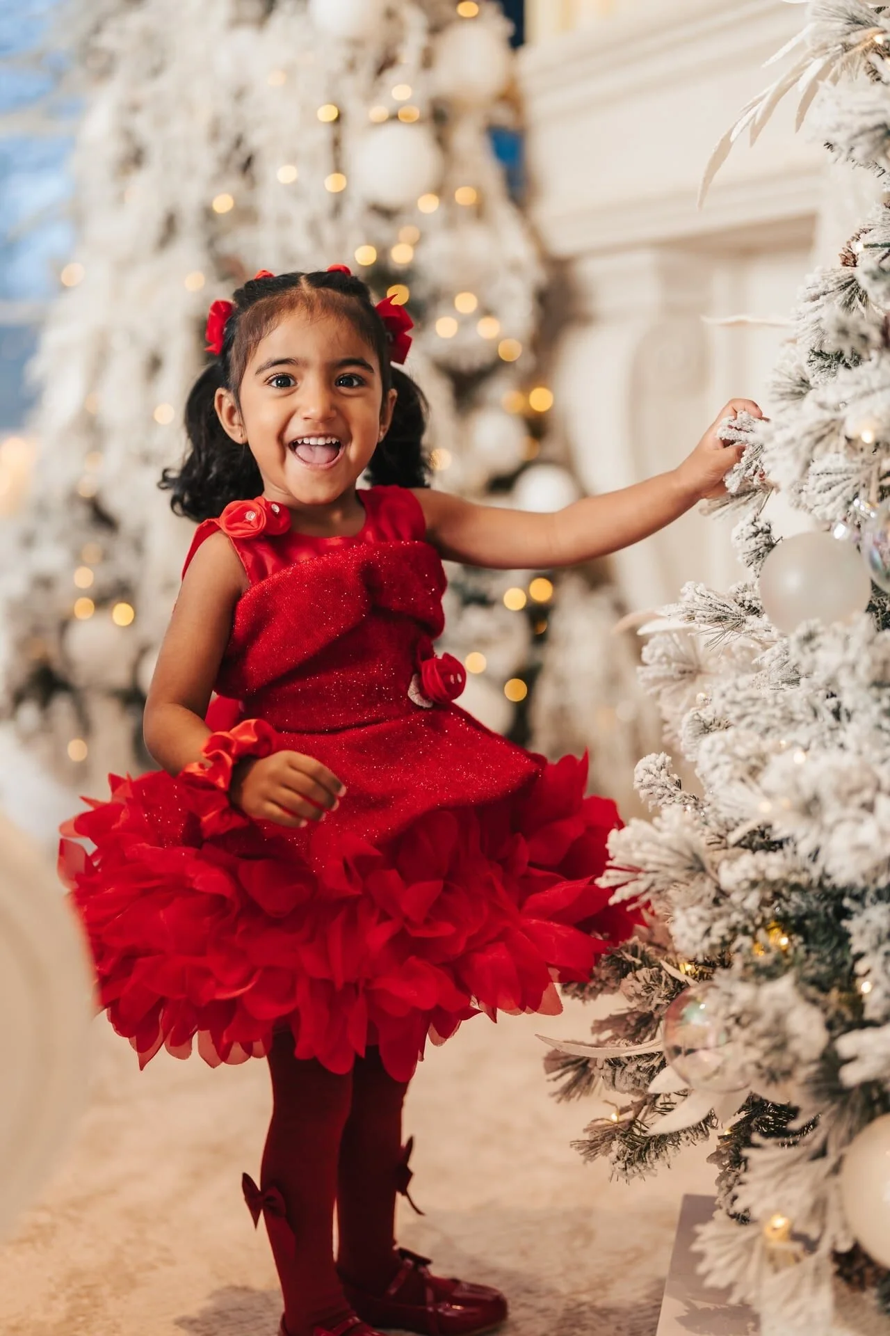 christmas-mini-session-toronto-decorated-studio-tree.jpg