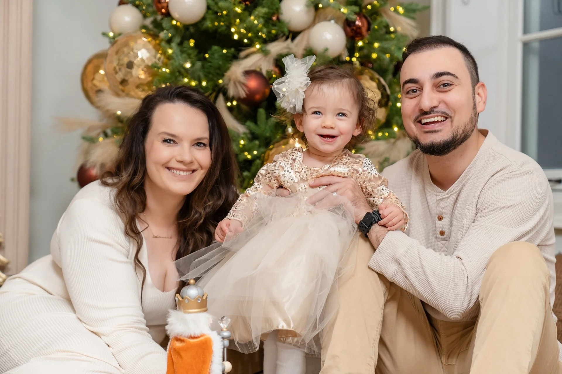 Why a Christmas Mini Session Becomes a Family Tradition