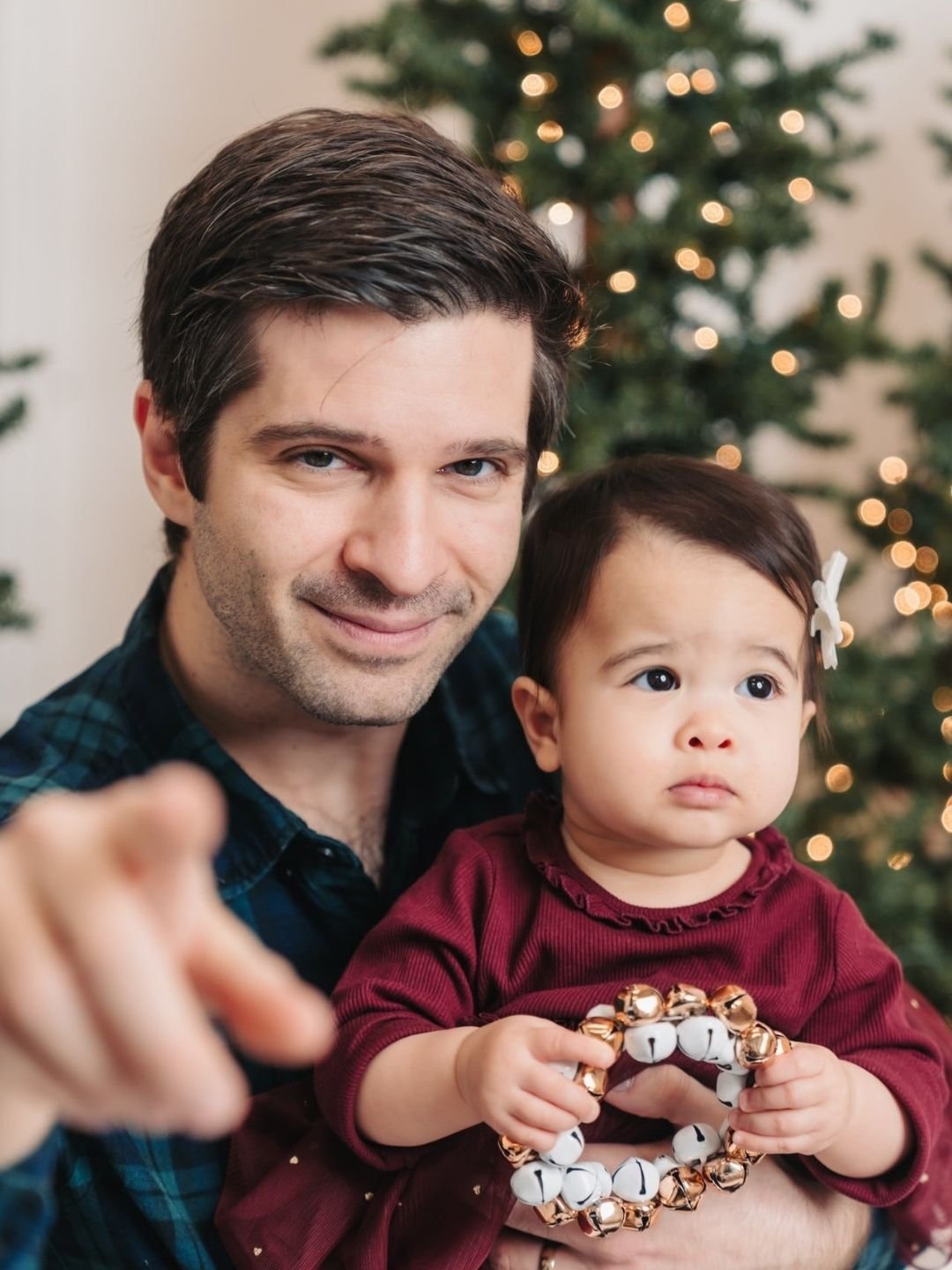When to Book Your Christmas Mini Session in Toronto (2026)