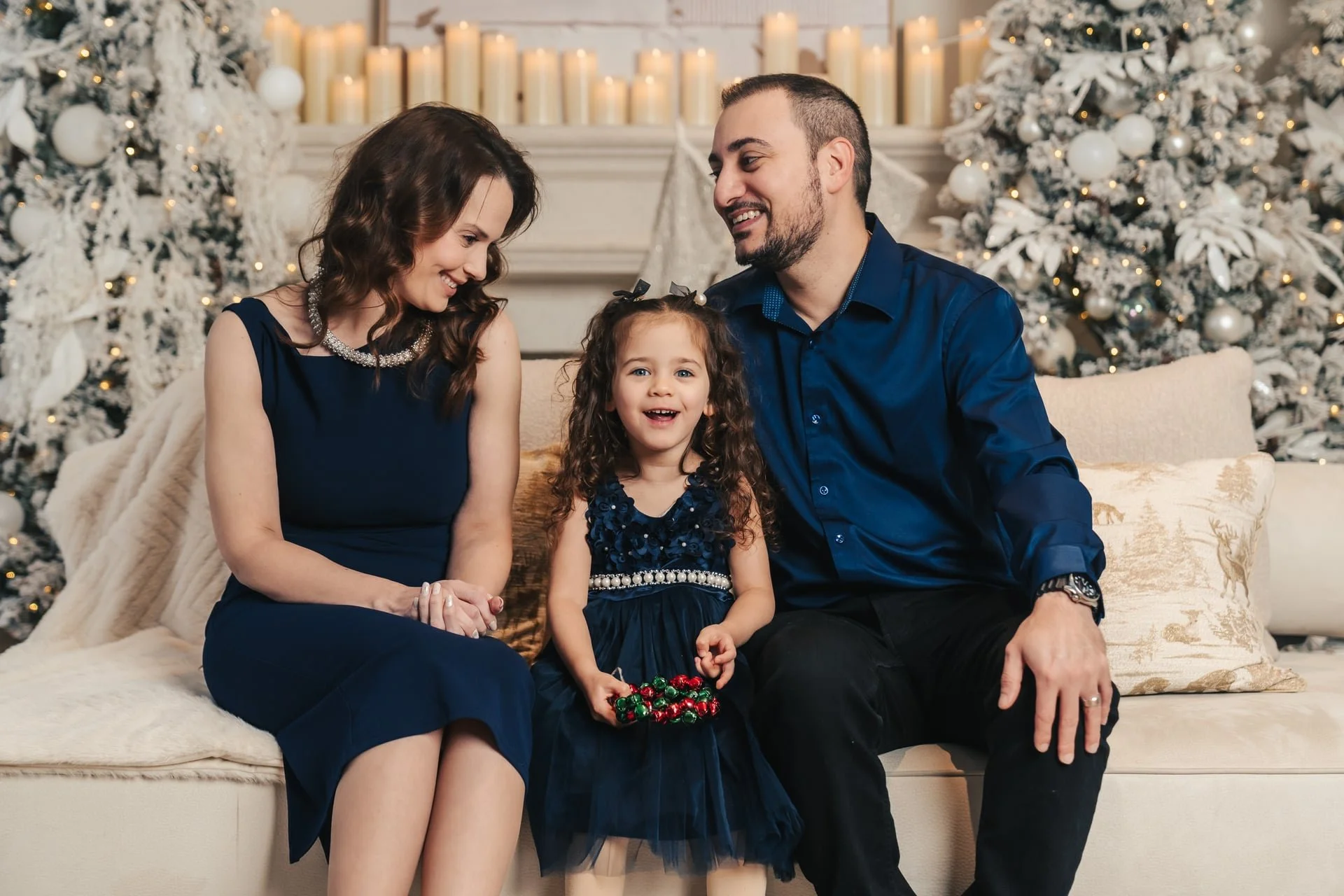 ruby-manor-christmas-mini-session-family-of-three.jpg