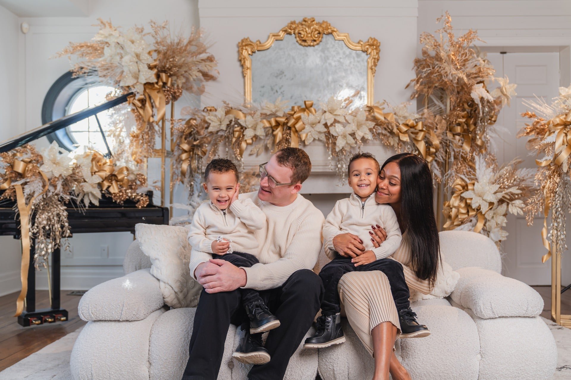 brampton-christmas-mini-session-family-of-five.jpg