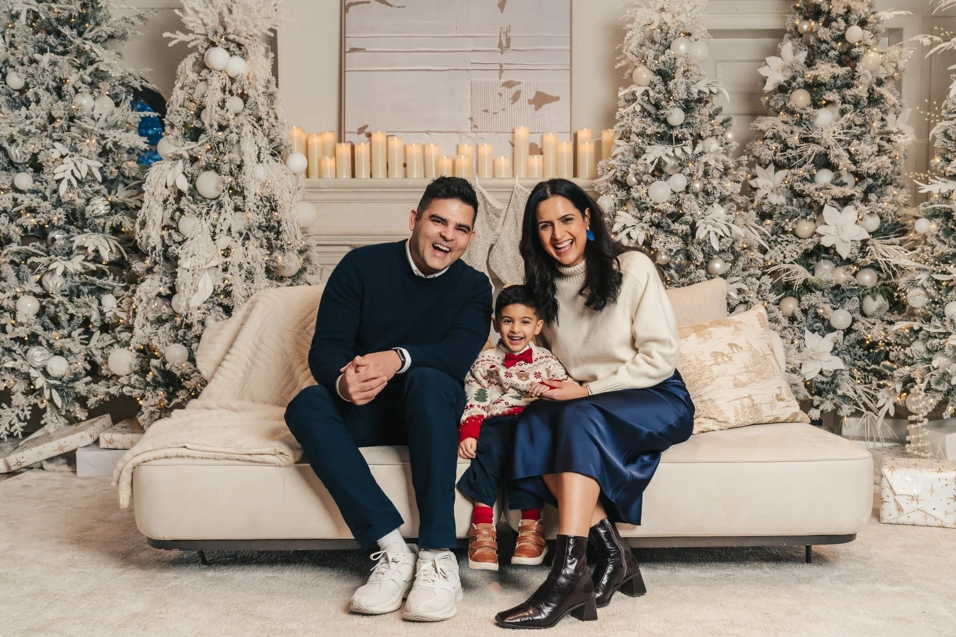 brampton-christmas-mini-session-young-family.jpg
