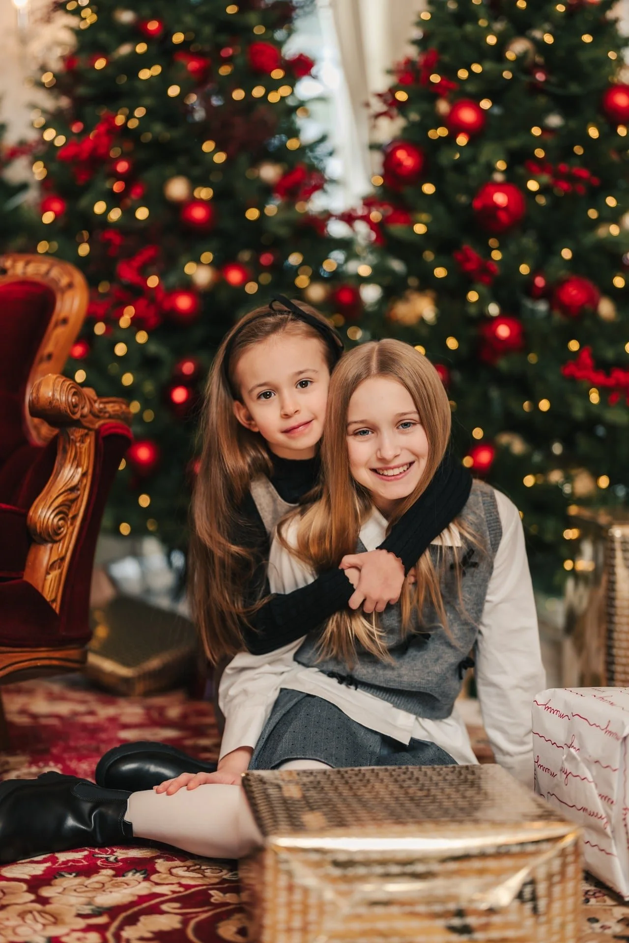 ruby-manor-christmas-mini-session-siblings.jpg