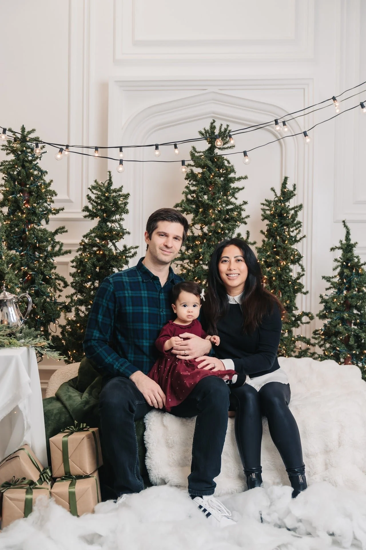 toronto-christmas-family-photoshoot-plaid-fairy-lights-studio.jpg
