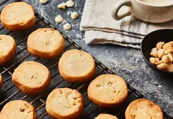 Macadamia Shortbread Cookies