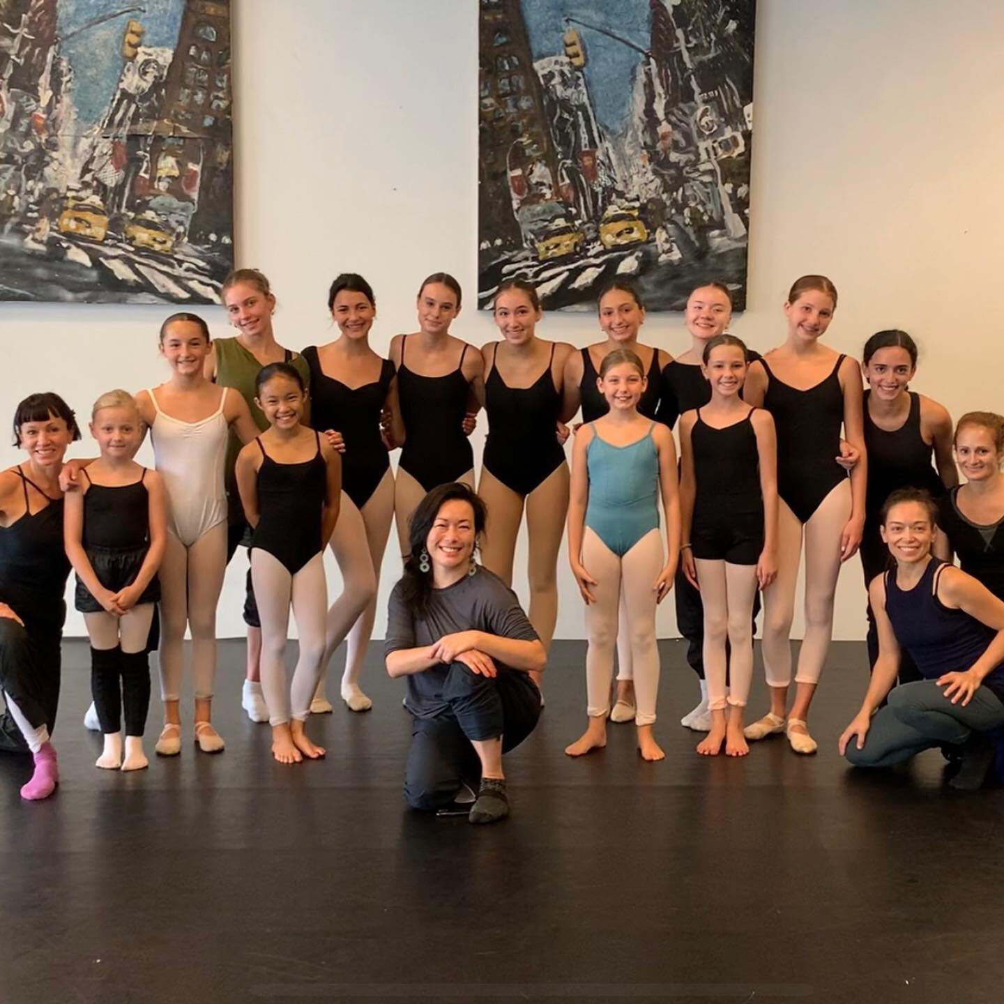 Thank you Dawn Wolf for your vision and support for over 100 students in Ponte Vedre/Jacksonville,  Florida🌊 
#intergenerational dance class rocks! Pros-to-babes!
@pontevedraballet 💃🏽
.
We are so happy to see @sarahemerymoves and catch up too!
.
#