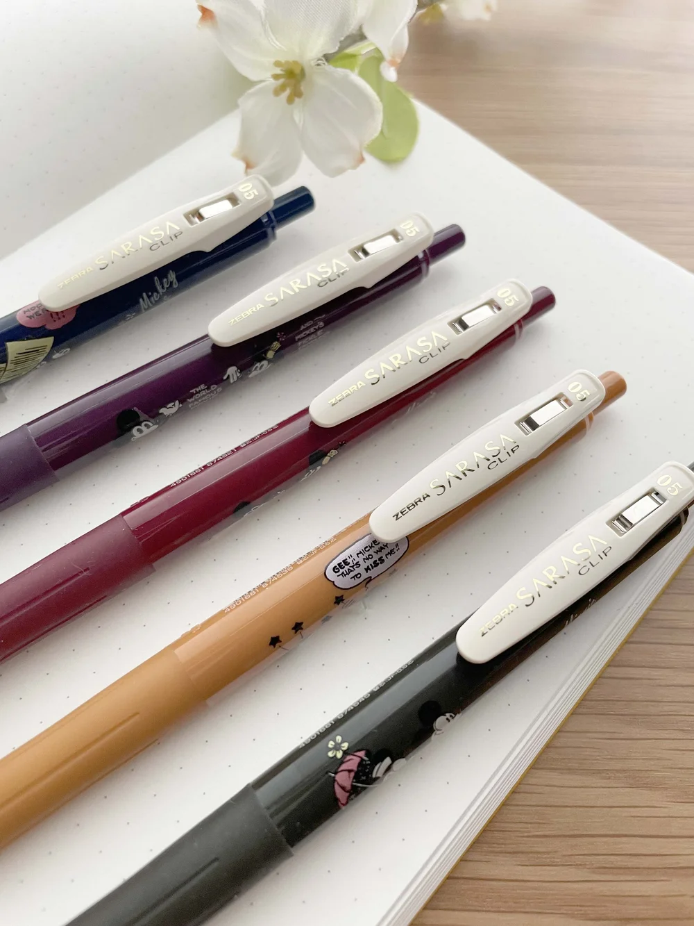 Sarasa Vintage Color Gel 05mm Pen Set Disney Mickey and Minnie