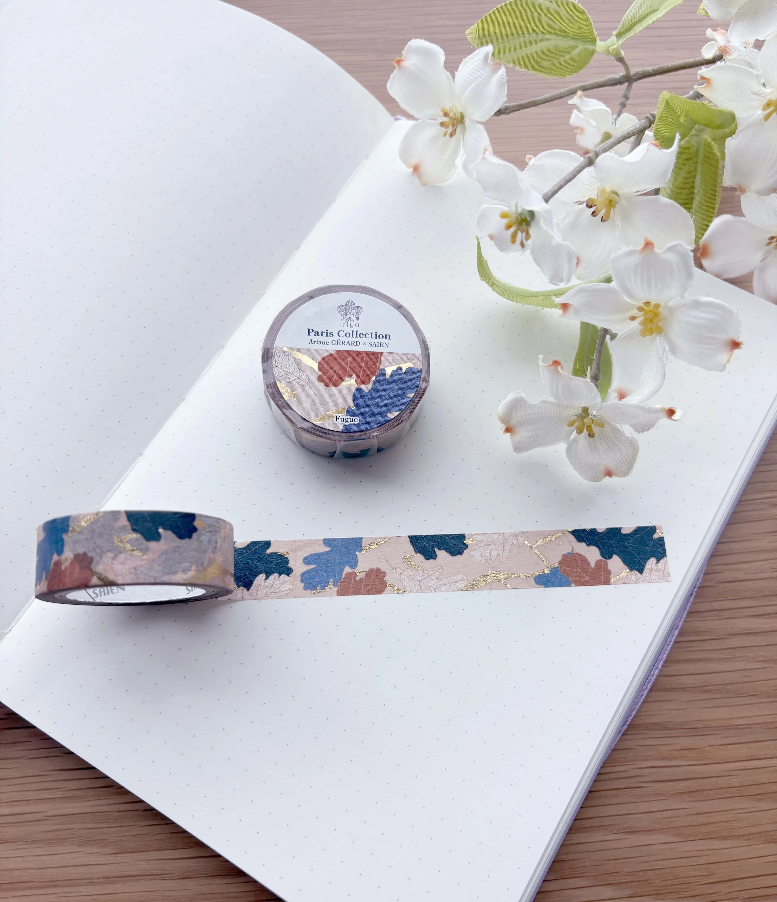 Saien Washi Tape -15 mm - Paris Collection Ariane Gerard x Saien - Fugue Leaves with Gold Foil