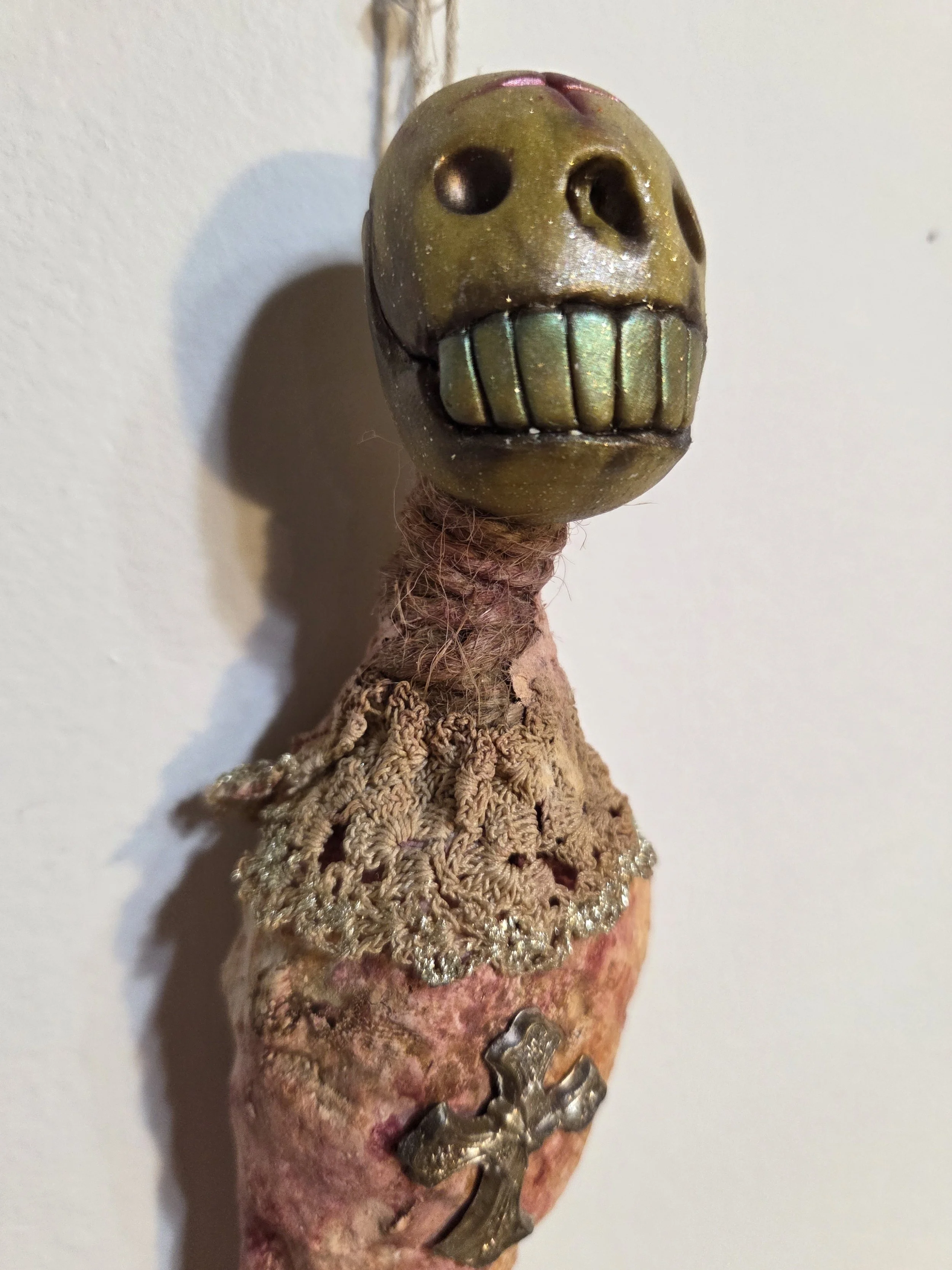 “Chrysalides” Burial Dolls
Polymer clay, plaster, paper pulp, casket hardware, & acrylic
11” tall
$55 ea.
(Detail)
Email oddmoddworks@gmail.com for Shipping Inquiries

