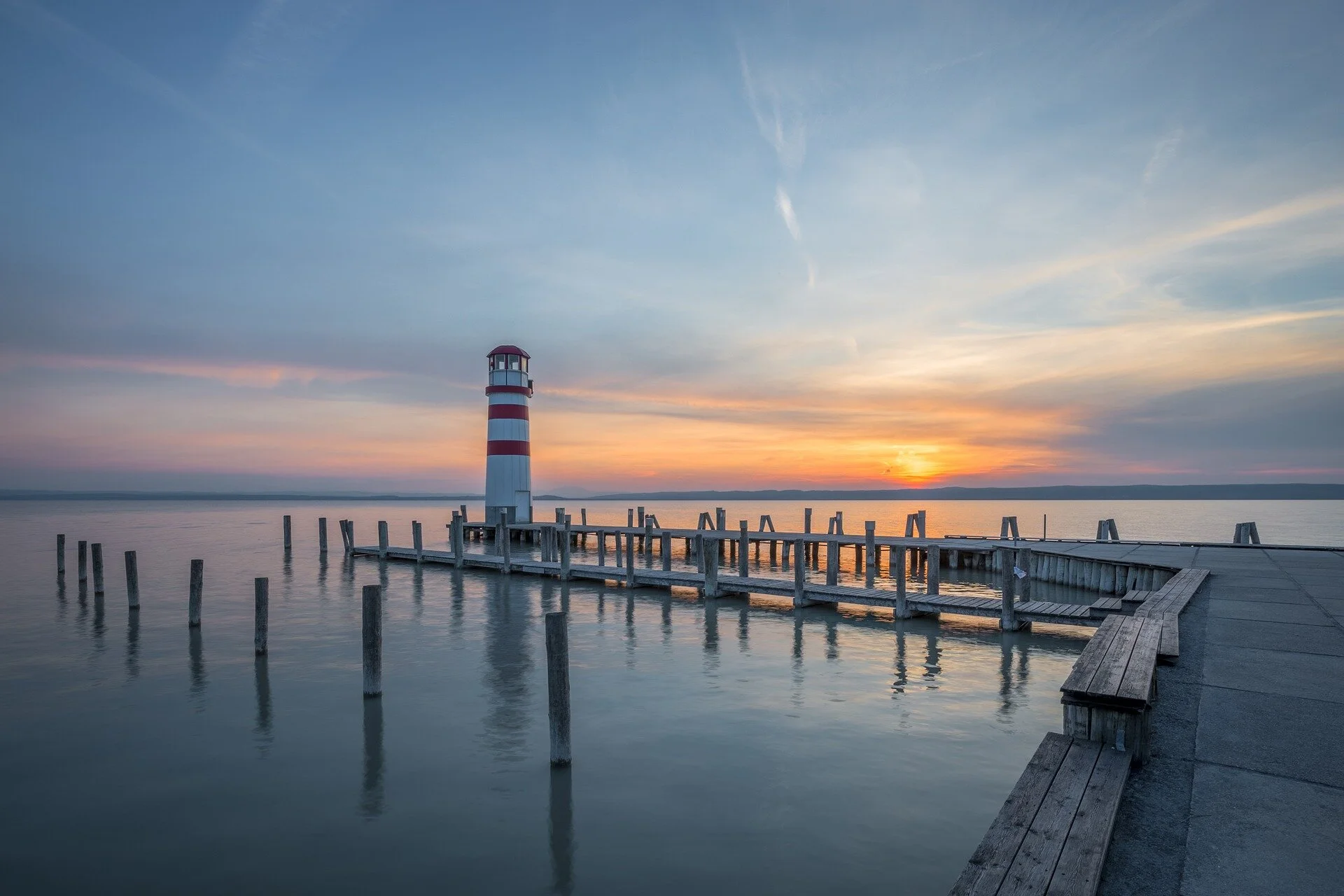steady-course-lighthouse-1150061_1920.jpg
