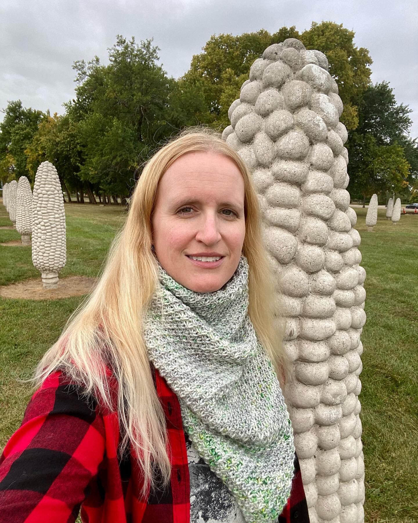🧶New Pattern Alert! The Cornhenge Cowl is now available in my Ravelry store as well as on my website. Both links are in my profile.

Did you know there is a place in Ohio called Field of Corn? 🌽 Yep, its a thing! It is more commonly known as Cornhe