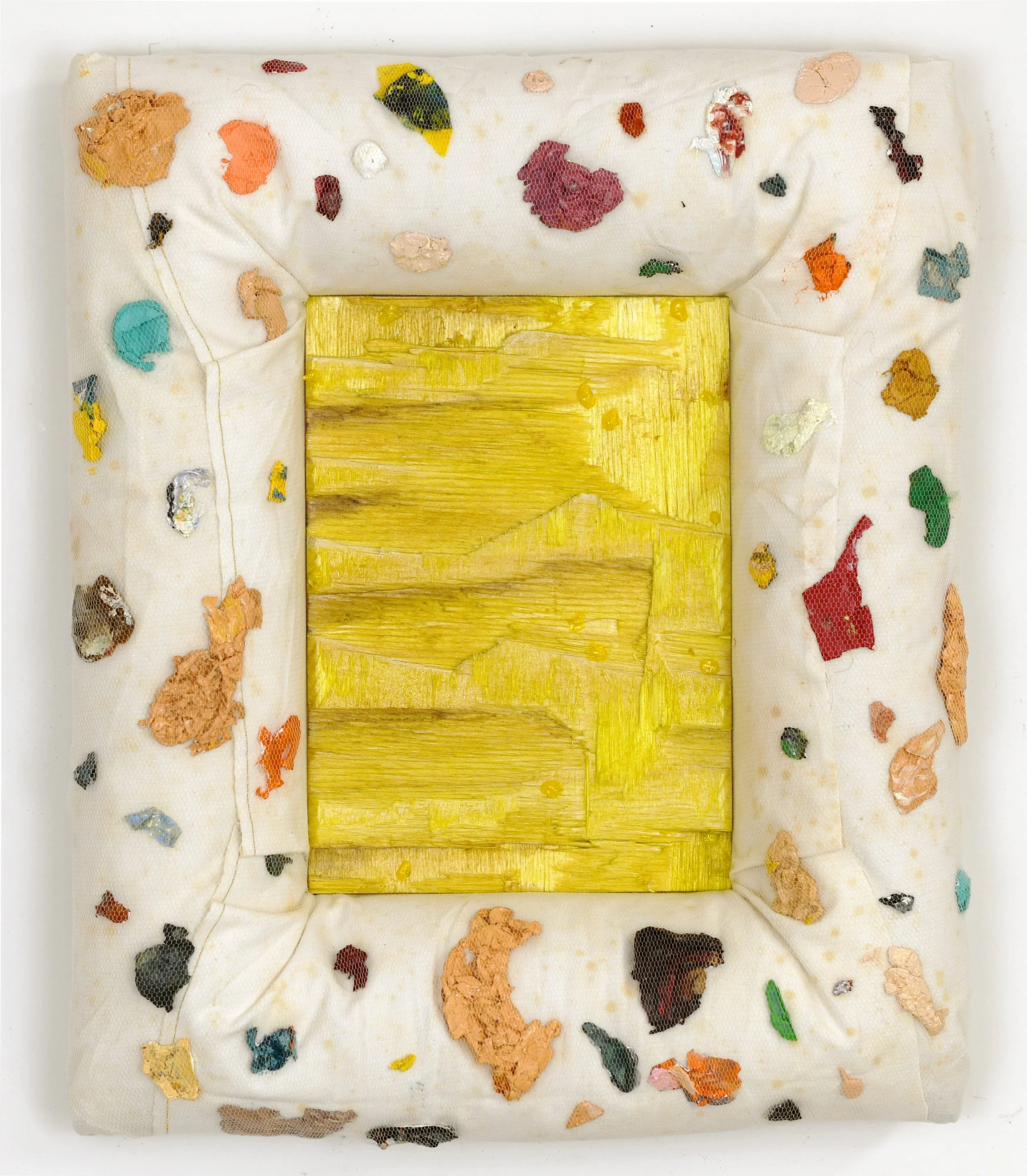 Sporcatoccafiore, 2026	
Oil on board, cotton, tulle with polyester fill	27 x 33cm
