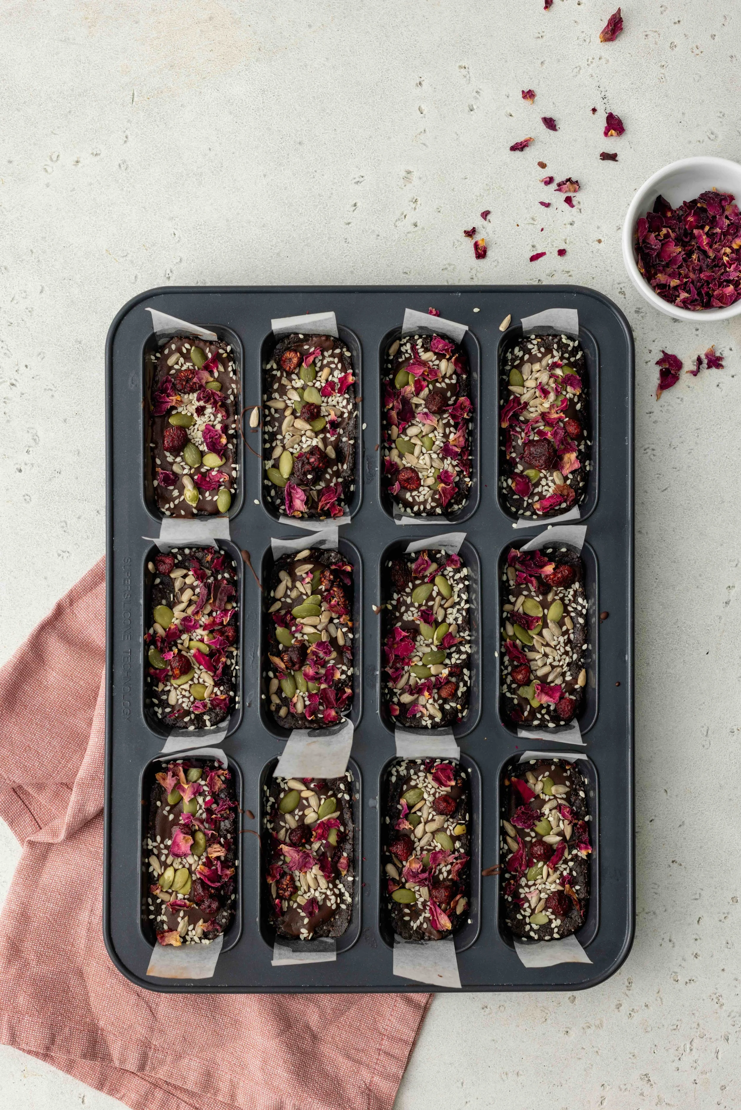 low fodmap no bake chocolate date brownies