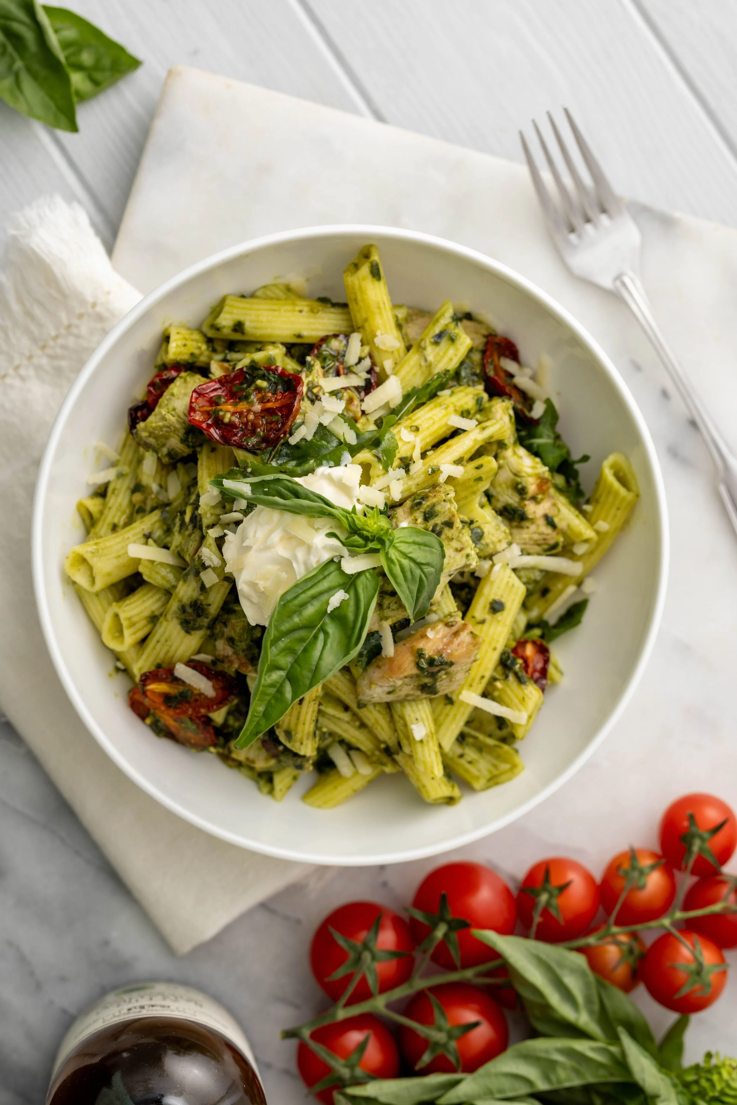 Creamy chicken pesto pasta salad (and yes, it’s low fodmap!)