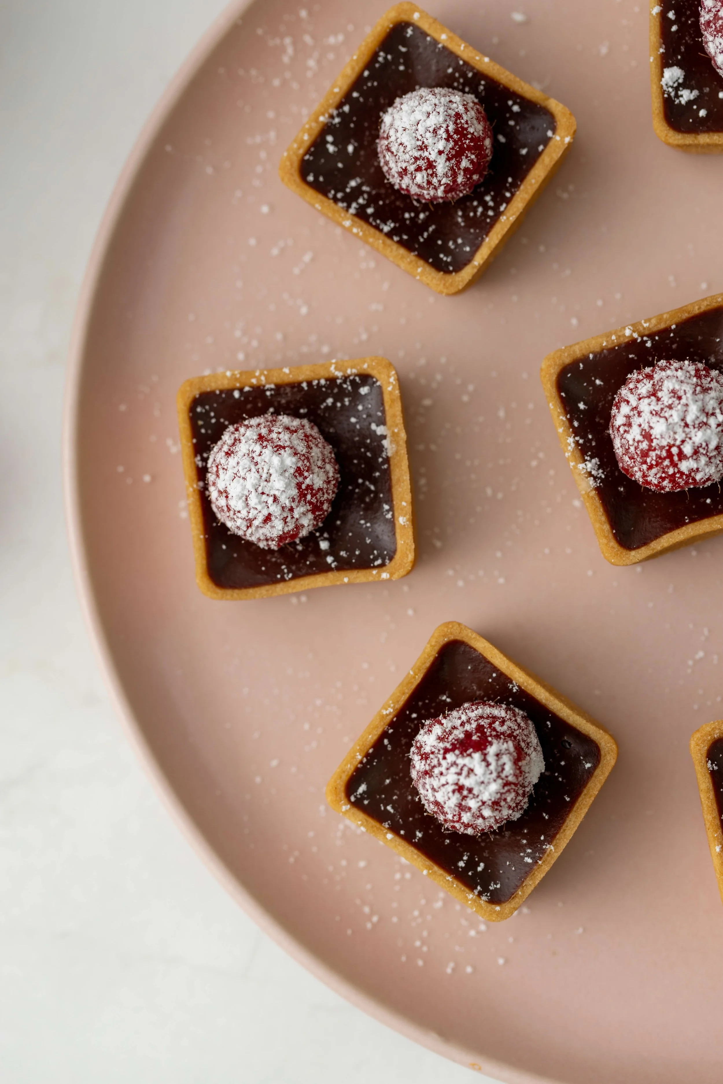 Low FODMAP raspberry and chocolate tart