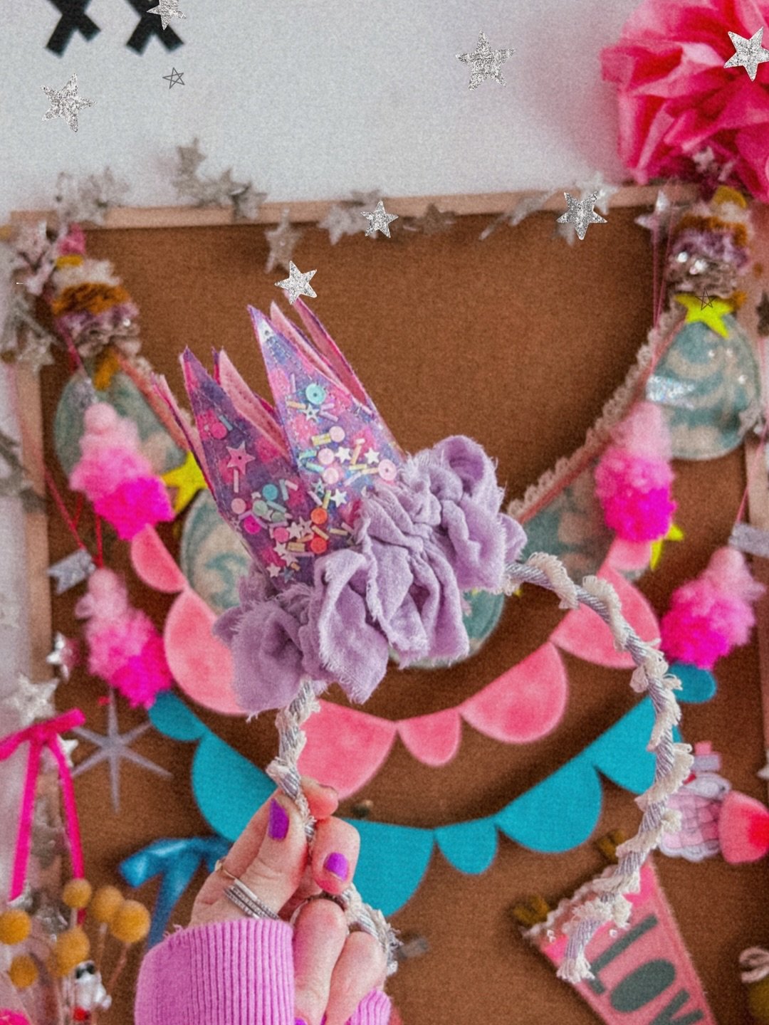 Happy Monday! Made a new birthday crown! What do you think?👑