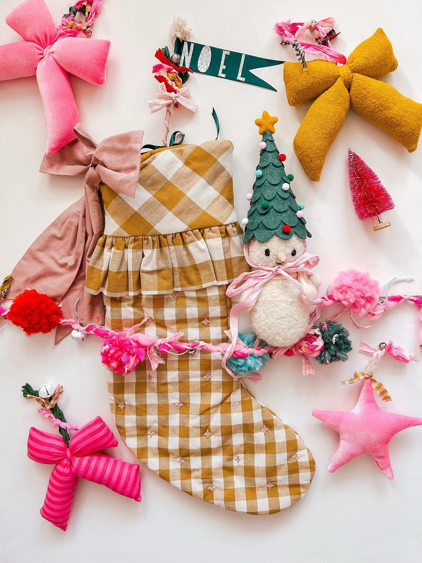 Swipe to see everything that will be in the shop on Sunday! What&rsquo;s your favorite thing? Also, the site is now unlocked to preview everything. 🎀🎄🎅🏻❤️