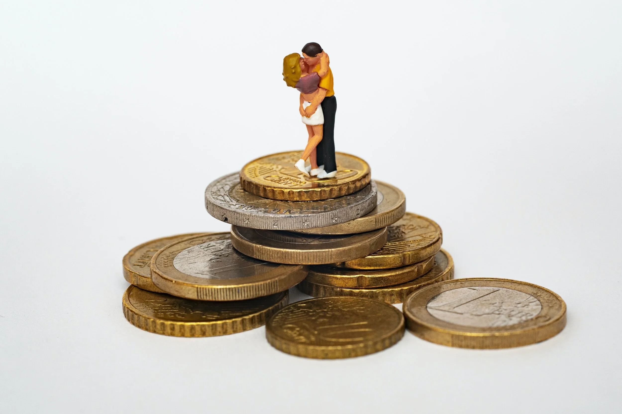 Engaged? Excited? But feeling the pinch? 5 tips to help you get the best out of your budget. 