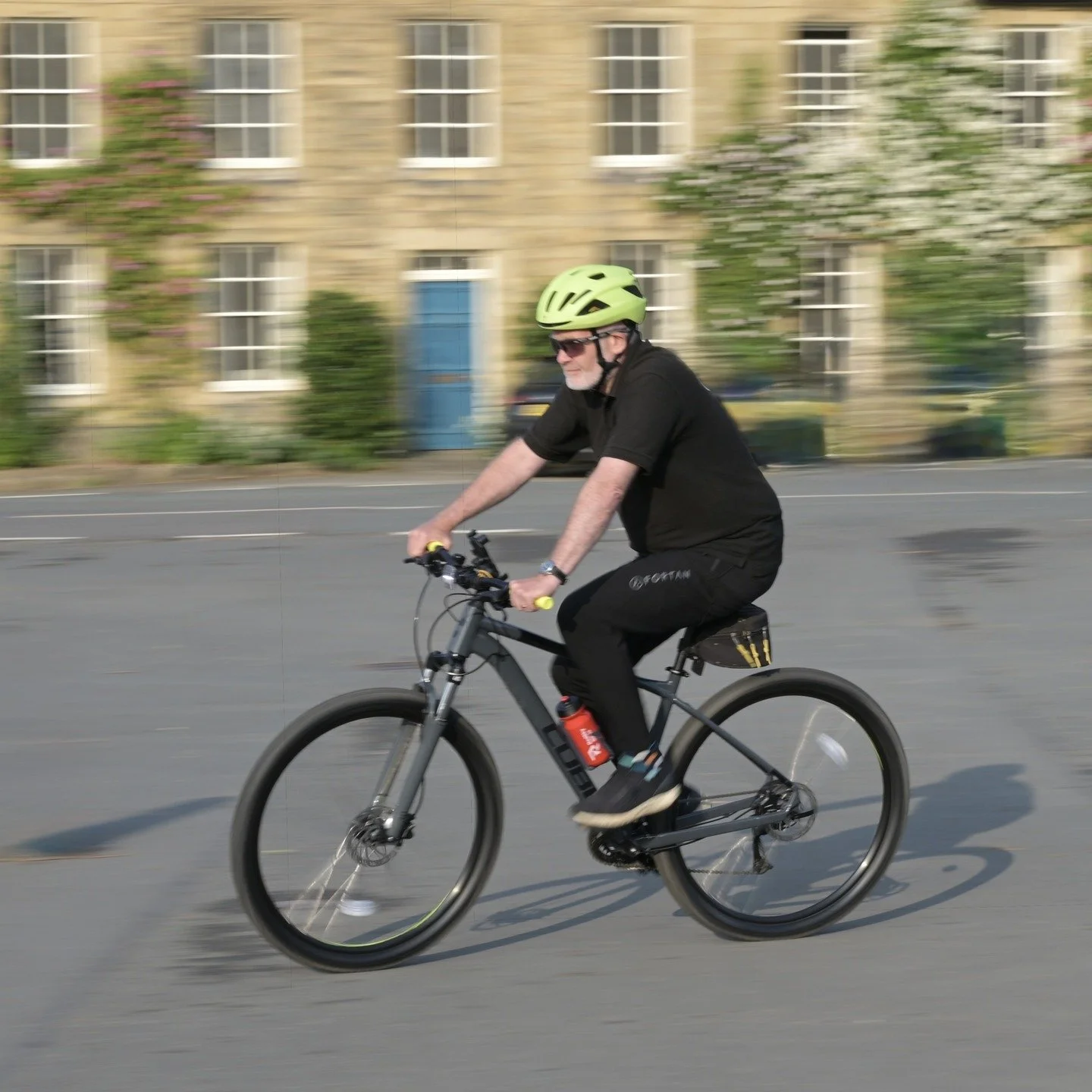 In front of the camera for a change as I set off on my cycling challenge raising funds for the Roy Castle Lung Cancer Foundation.
Sincere thanks to those who have already donated to this very worthwhile cause.
Track my progress at:
https://bit.ly/vi