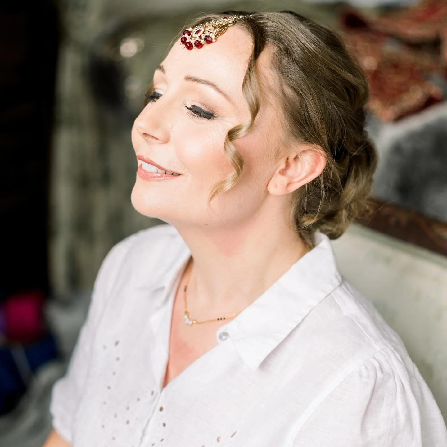 The quiet luxury of a wedding morning ✨⁣
Thoughtful details, expert hands, and a bride who feels completely herself.⁣
⁣
If you&rsquo;re a bride looking for a luxury, personalised experience, I&rsquo;d love to hear about your plans.⁣
Availability is n