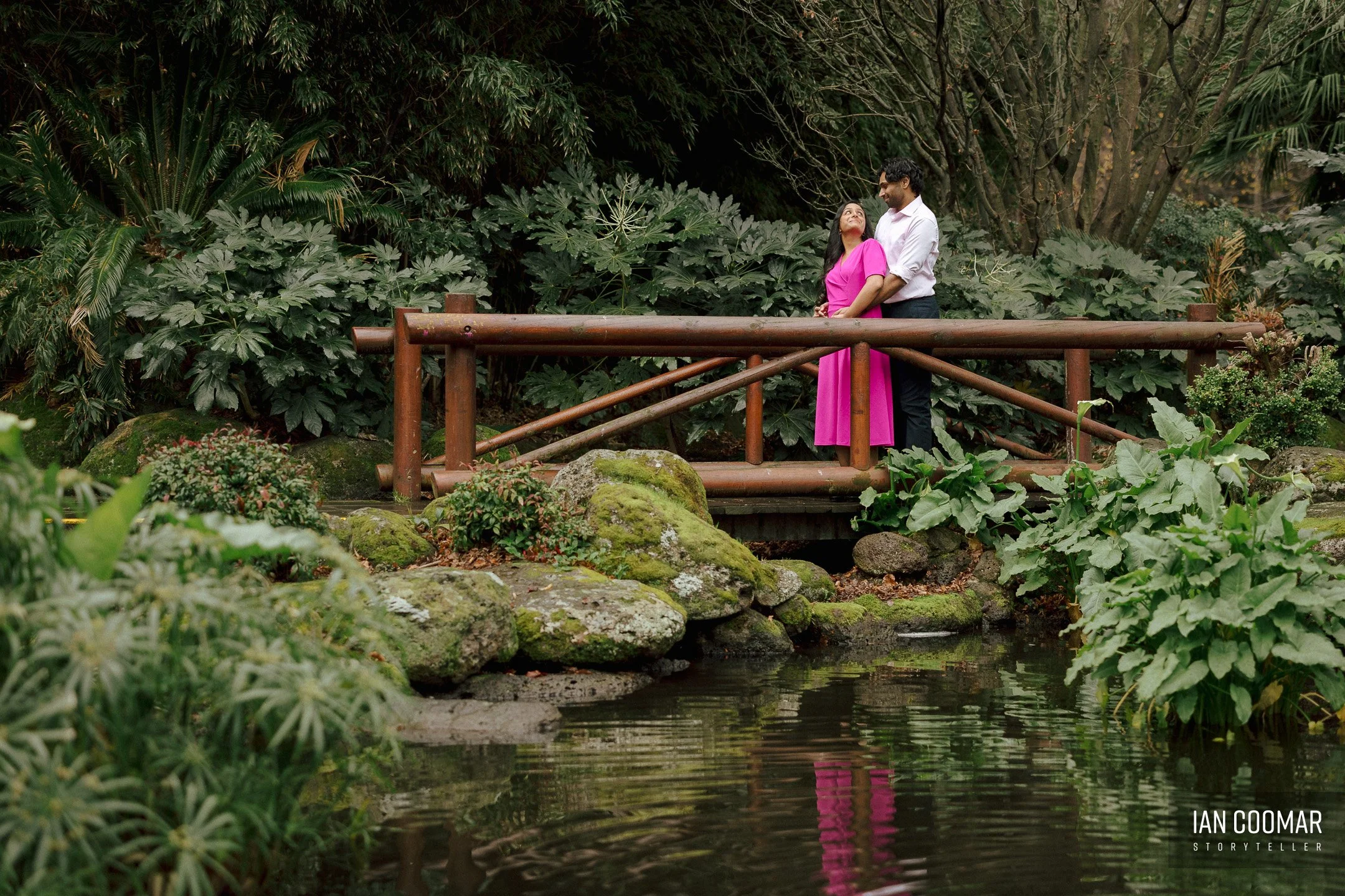 fitzroy-gardens-pre-wedding-couple-15.jpg