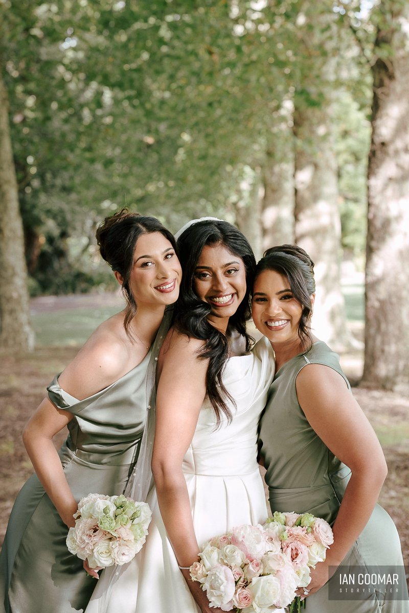 lincoln-of-toorak-wedding-bridesmaids-hug.jpg