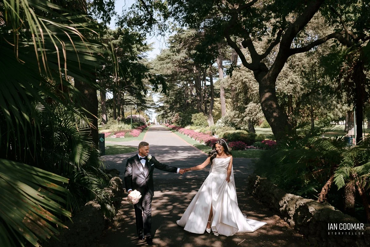 lincoln-of-toorak-wedding-couple-walk.jpg