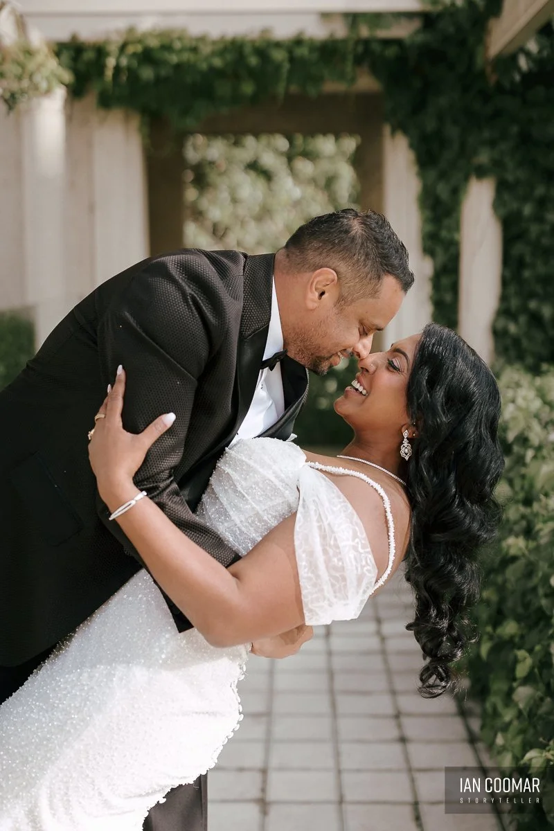 rippon-lea-estate-wedding-couple-photo.jpg