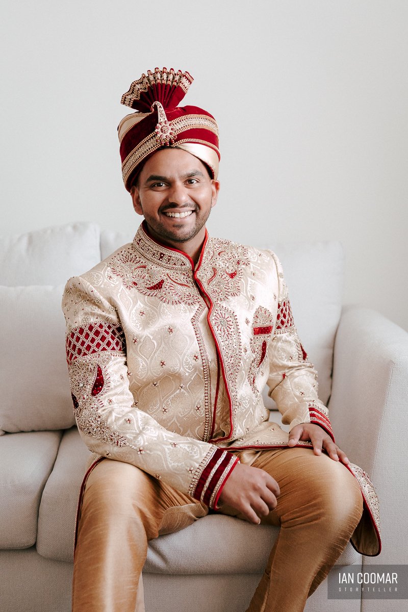 carrum-downs-shri-shiva-vishnu-temple-wedding-groom-pose.jpg