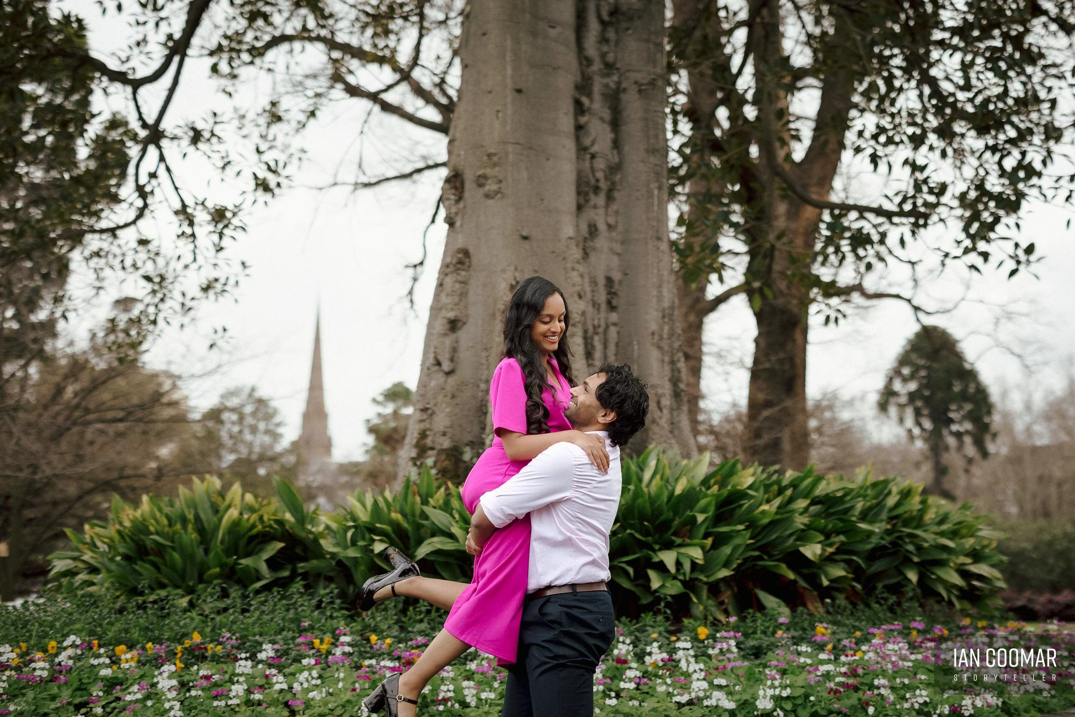 fitzroy-gardens-pre-wedding-couple-17.jpg