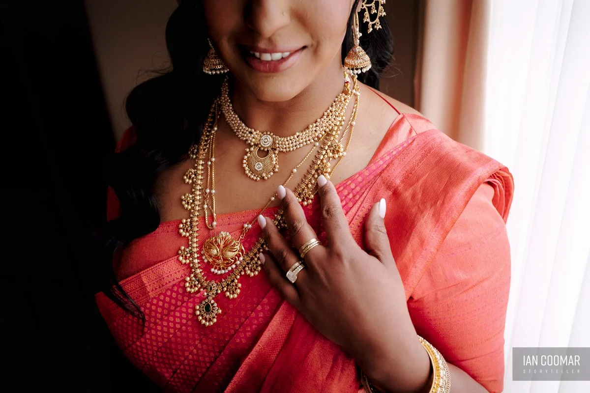 shri-shiva-vishnu-temple-wedding-bride-jewellery.jpg
