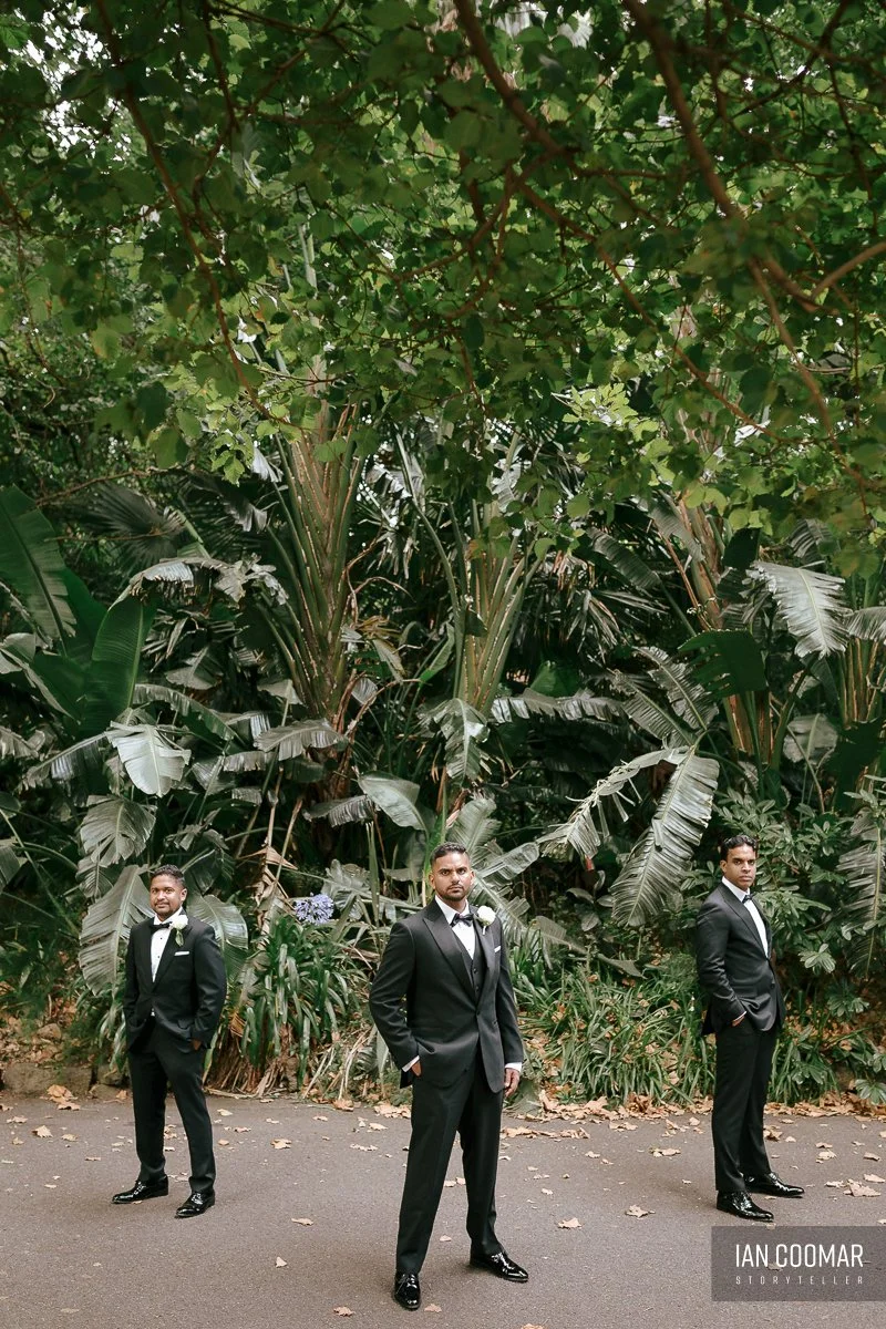 lincoln-of-toorak-wedding-groomsmen-poses.jpg