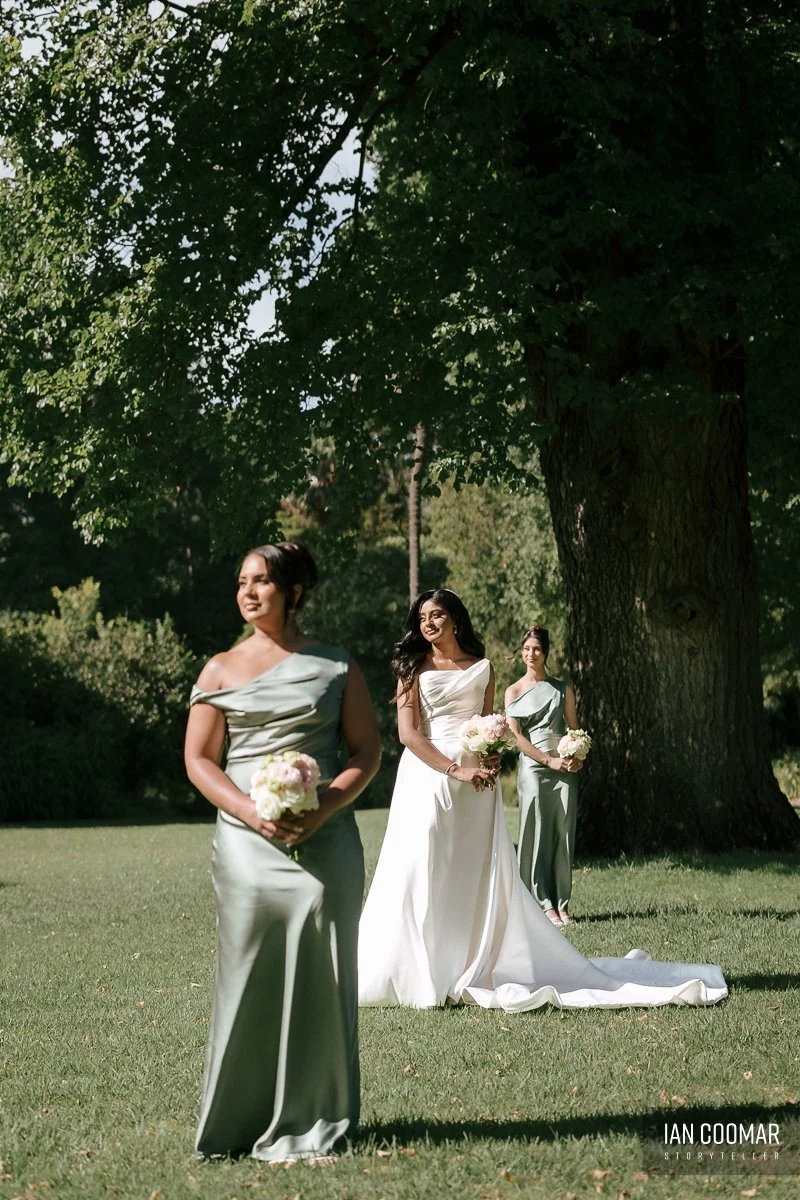 lincoln-of-toorak-wedding-fitzroy-gardens-bride-bridesmaids.jpg