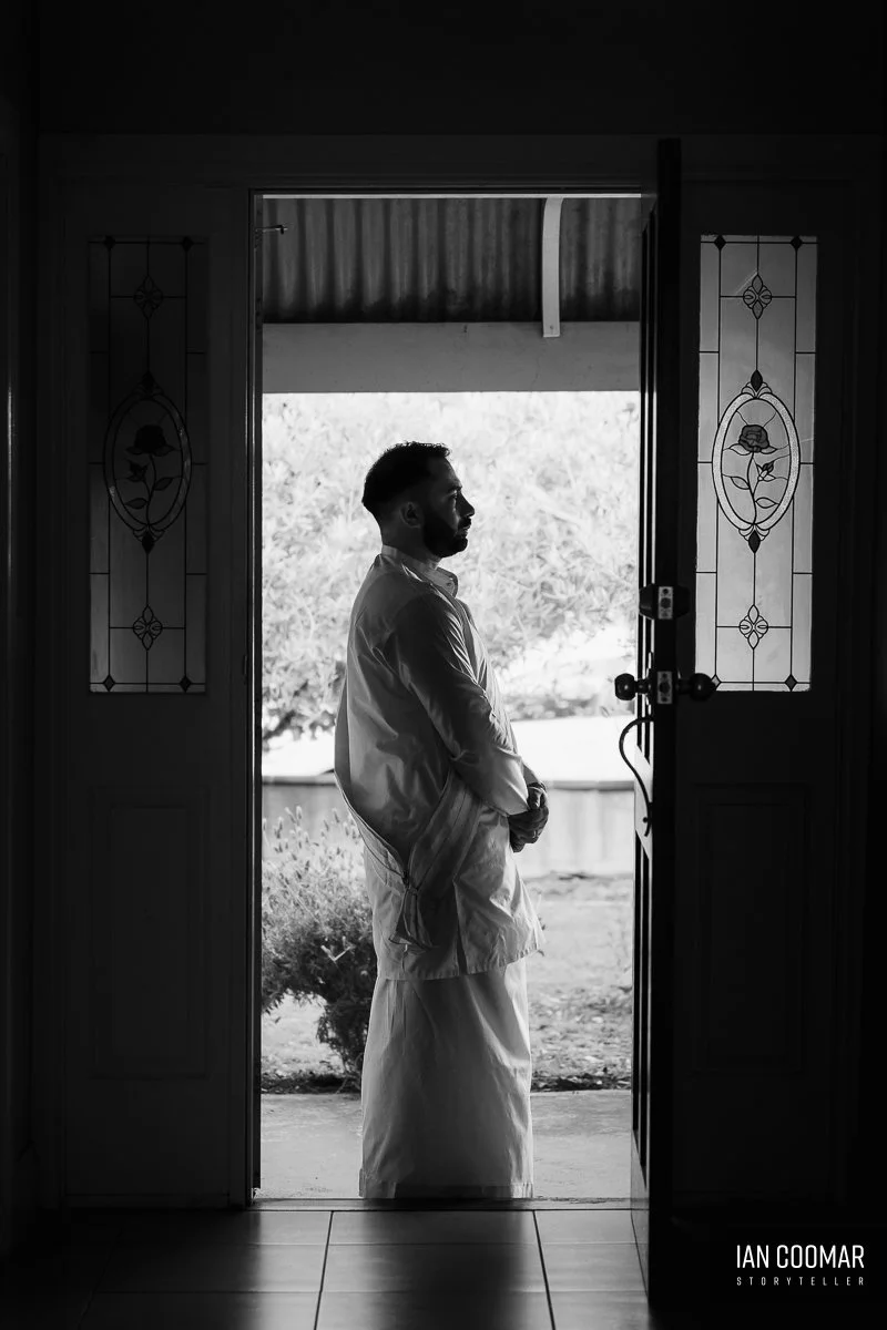 glasshaus-brucke-hindu-wedding-richmond-groom-black-white.jpg