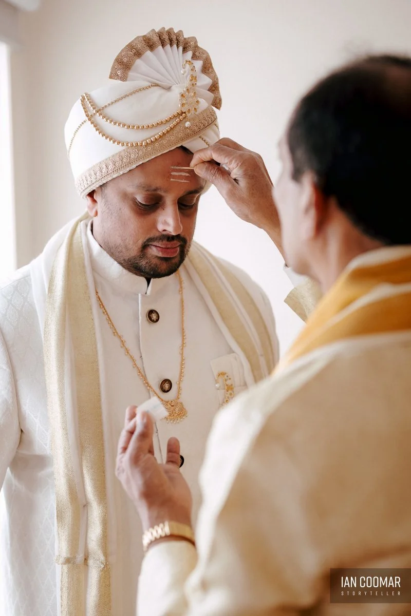 shri-shiva-vishnu-temple-wedding-groom-candid-1.jpg