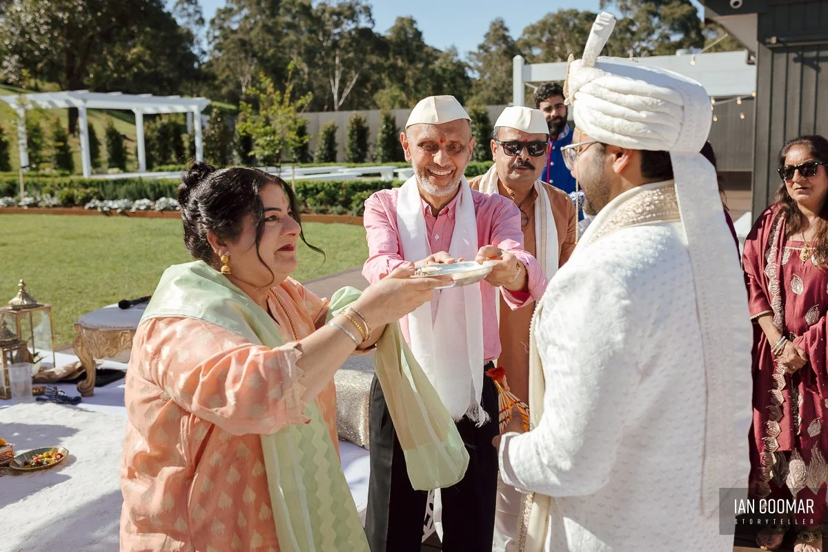bramleigh-estate-wedding-photography-hindu-ceremony-1.jpg