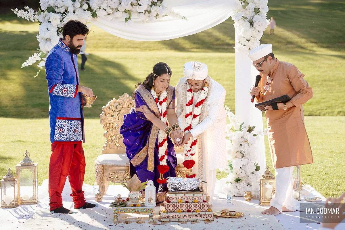bramleigh-estate-wedding-photography-hindu-ceremony-18.jpg