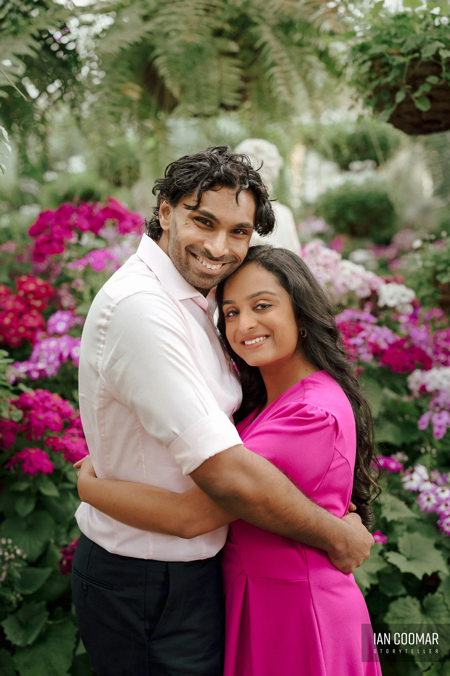 fitzroy-gardens-pre-wedding-couple-25.jpg