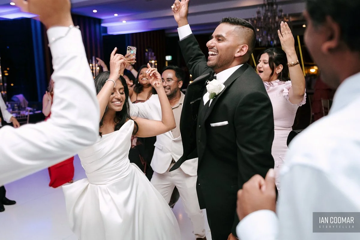 lincoln-of-toorak-wedding-bride-groom-dance.jpg