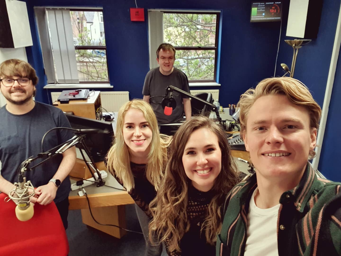 THANK YOU for having us @wycombesound! So amazing being in the studio and playing a few of my songs live!

You are such a lovely team!! 🎶 🙌