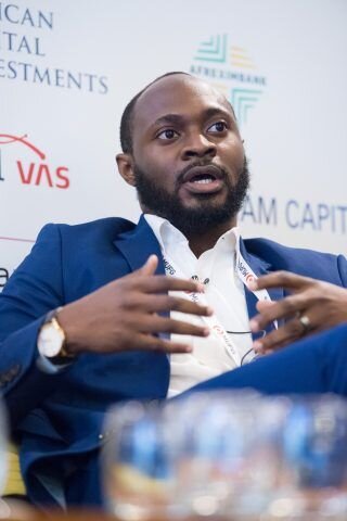 Annual-Debate-2019-7788-320x480.jpg