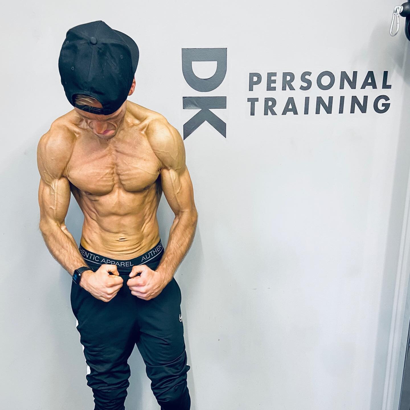 Getting that last workout in before closing the Doors to DK Studio tonight. ⁣
⁣
looking to make a positive out of the incoming lockdown? let&rsquo;s get you fit and ready for Christmas 💪🏻 ⁣
⁣
online coaching for lockdown workout plans will be avail